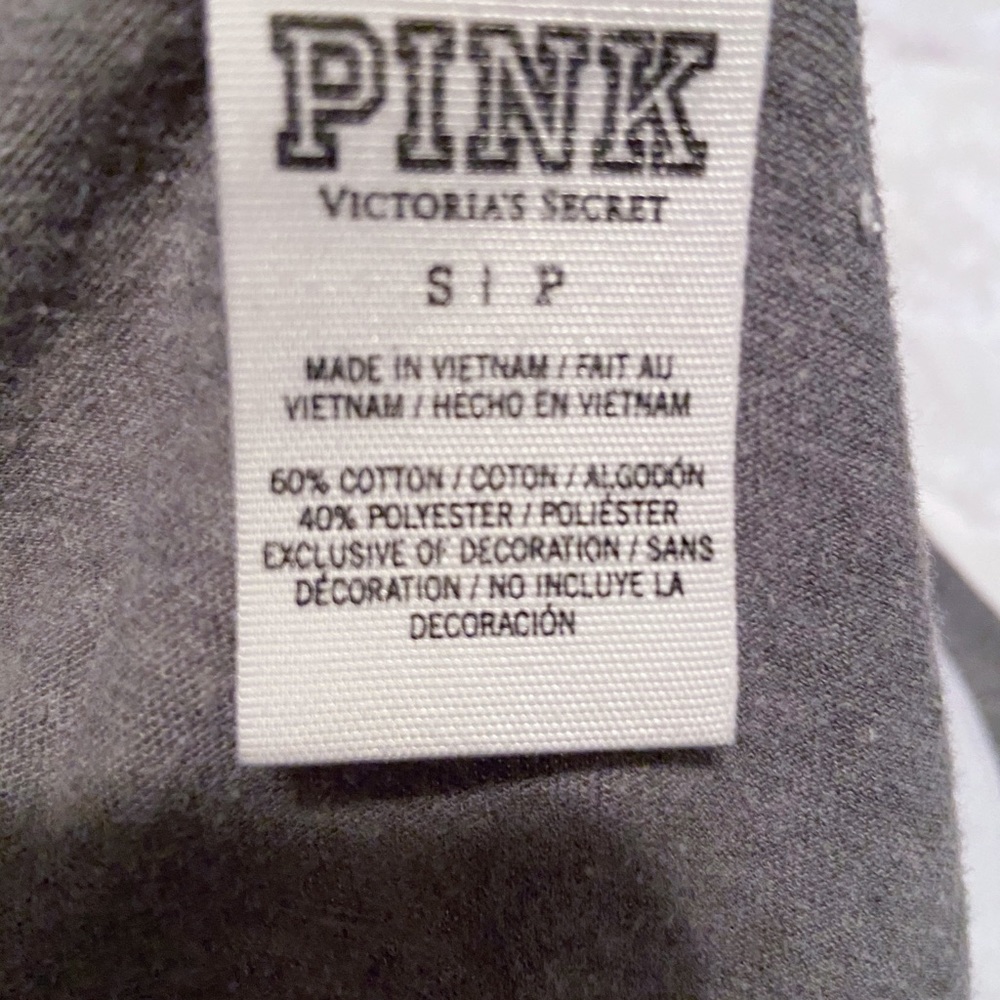 SOLD<<<<<<<<<<PINK <<💕Victoria Secret bundle! 💕 - Picture 3 of 3